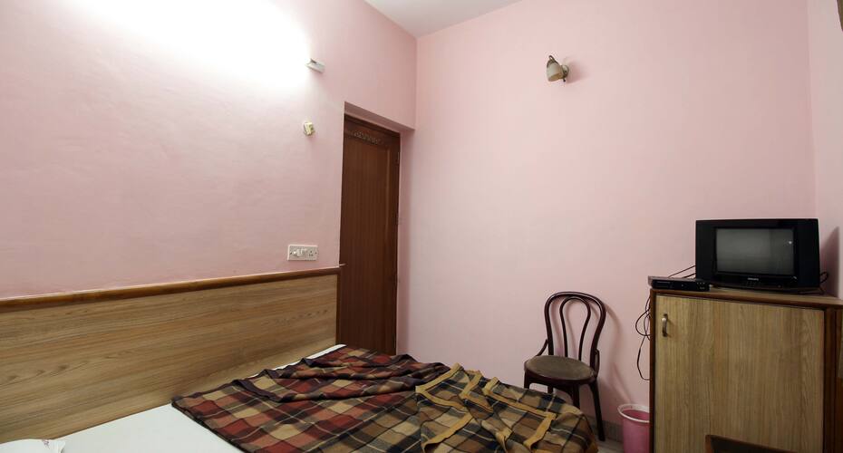 Raj's Cozy Inn, New Delhi 4
